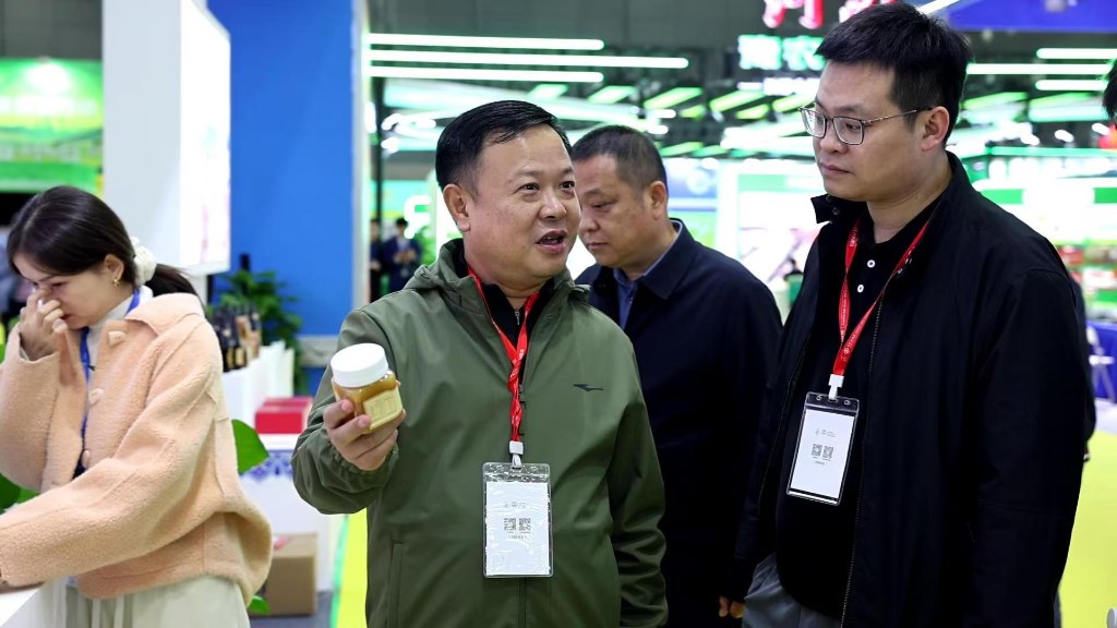 李晓彤带队参观考察第二十五届中国中部（湖